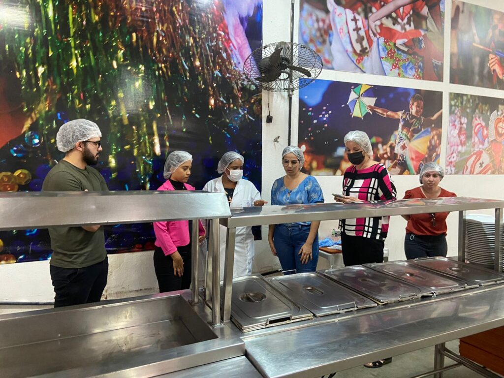 Restaurante popular, horta e cozinha comunitária